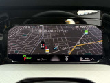【Digital Cockpit Pro】メーター表示に加え、ナビゲ―ションのマップ、アシストシステムなど好みに応じて表示を切り替えできます。