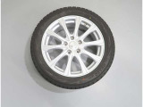タイヤサイズは【215/50R17】アルミホイールは純正です〇