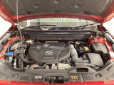 法定12ヶ月点検。最新の自動車技術に対応したマツダ資格を持った整備士が厳選された部品を使い、しっかりと丁寧に点検・整備します。