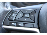 各種のコントロールスイッチが内蔵され、運転に集中できるステアリング。