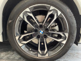 BMWならではの卓越した走りを支えるホイールと足回りです!日本車の走りに慣れている方にもぜひ体感して頂きたいほど、高いレベルでまとまっています!