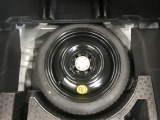 スペアタイヤ付き車両です。