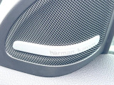 ●harman/kardonサウンドシステム:オーディオ専門メーカーが手掛けるプレミアムスピーカーを装備。多数のスピーカーから、音の粒立ちまで分かる高品質な音楽をお楽しみいただけます。