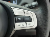 ◆アダプティブクルーズコントロール◆予め設定した車速内でクルマが自動的に加減速。前走車との適切な車間距離を維持しながら追従走行します。【LKAS】車線維持支援システムでステアリング操作を支援。