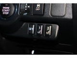運転席のシートポジションメモリー機能は、登録済みの運転者と交代しても、シートポジションの変更の手間がかかりません。