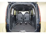 3列目シートを使用しない場合は床下にすっきり収納できます。