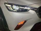 LEDヘッドライト装備!明るい白色光で夜間走行時の高い視認性を確保し、LEDならではの省電力化で低燃費にも貢献しています。