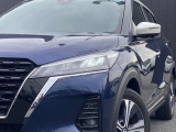 LEDヘッドライトです。(ハイ/ロービーム、マニュアルレベライザー付) ハロゲンランプの約2倍の光量でより明るく遠くを照らます。シグネチャーLEDポジションランプです。