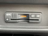 運転席足元にETCがついています。