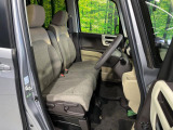 運転席シート廻りは使用感も少なく、良好な状態となっています。丁寧に使われていたことがよくわかりますね。