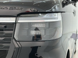 LEDヘッドライトは、点灯の瞬間から最大光量を発揮し、突然暗くなるトンネルなどでの安定感を高めます。
