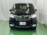 LEDヘッドライトを装備しています。LEDヘッドライトはとても明るく、雨の日や夜間走行も安全・安心です。オートライトコントロール付きで周囲の明るさに応じて自動で点灯・消灯します