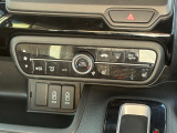 オートエアコンは温度を設定すれば自動で快適な状態をキープしてくれるので運転中の温度操作が減るので楽々ですね♪
