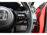 Hondaセンシングの機能のひとつ、アダプティブクルーズコントロール付!アクセルから足を離しても設定したスピードと前車との車間を保ち走行してくれます!車線維持もアシスト☆高速道路で疲労軽減ですね☆