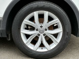 18インチ純正アルミホイール+235/55R18タイヤを装着。