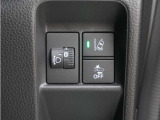 ホンダセンシングが装備されています。アダプティブレーダークルーズやレーンキープアシスト、車線逸脱防止機能なども備えていて、ロングドライブも快適で安全にお楽しみいただけます。