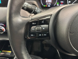 ステアリングにオーディオ操作スイッチが付いています。オーディオ画面に直接タッチしなくても操作が出来ますので、運転に集中できます。