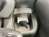 運転席・助手席のドリンクホルダーです