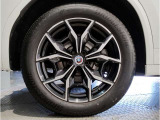BMW純正アルミホイールです。納車時にはアルミホイールコーティングも承っております!是非ご検討下さいませ。