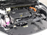 A25A-FXS型 2.5L 直4 DOHCエンジンとフロント:3NM型 リヤ:4NM型 交流同期電動機のハイブリッドシステム搭載、E-Four(電気式4輪駆動)の組み合わせです。