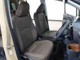 見通しのよいすっきりとした視界で、誰でも運転しやすいです。運転のしやすさは疲れにくさにも繋がりますよ♪