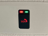 【SOSコール】事故や急病の時にボタンひとつで専門のオペレーターに接続。エアバックが開く事故の時は自動でオペレータに接続してくれます!