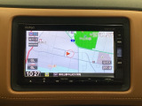 ナビゲーションはフルセグTV対応のGathers純正メモリーナビを搭載しています。Bluetoothオーディオ機能がありますので、スマートフォンなどの音楽も再生できます。