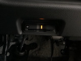 ハンドルの真下にETCがついています。高速道路の料金所の通過も楽々です。カードの取り出しもしやすい場所についています。
