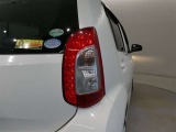 LEDテールライトです。省電力、高輝度のLEDは明るく照らすので夜間運転時の視認性を高めます。スタイリッシュな見た目で細かいところもこだわりたいあなたに!