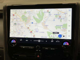 純正ナビを装備。タッチパネル式で使いやすく、お出かけもラクラクです。