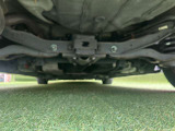 納車前にお車を持ち上げて入念に点検いたします。