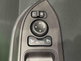 オート格納機能付きドアミラー キーフリーシステムのドア施錠に連動して自動的に格納!乗降時のミラー操作の手間が省けて便利です♪閉じ忘れを防げるほか、降車の直前まで後方の確認ができます!!