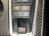 電動パーキングブレーキ&ブレーキホールド☆HOLDスイッチを押しシステムONの状態にしておくことで渋滞や信号待ちなどでブレーキを踏んで停止した時保持してくれる。