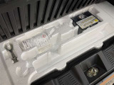 【パンク修理キット】スペアタイヤの代わりにパンク修理キットが備え付けられております