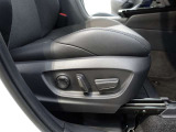 パワーシート搭載しております!微妙な調整が手軽にでき、ピッタリのポジションで運転することが可能です♪