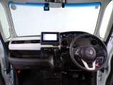 【ルームクリーニング】せっかく乗るならピカピカの車がいいですよね!当店は、他社では省きがちな細部に至るまで、徹底した清掃を行っております。