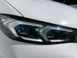 LEDヘッドライトを装備しております、夜間での視界確保に貢献します。
