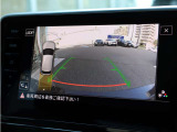 リヤビューカメラ装備で駐車時も安心してお使いいただけます。