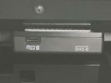 ドライブレコーダー本体ユニットはグローボックス上部にあります