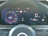 メーター中央に、様々な車両情報を表示してくれる、ディスプレイがついています。