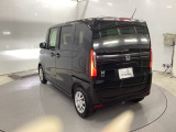 スライドドアなら狭い駐車場でもドアをぶつける心配がありません。ステップが低く乗り降りもしやすいです。