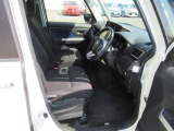 見通しのよいすっきりとした視界で、誰でも運転しやすいです。運転のしやすさは疲れにくさにも繋がりますよ♪