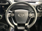 インテリアに合わせたデザインのステアリングは、運転される方のことも考え、運転しやすい形状、大きさです。是非一度、実際に触ってお確かめください。