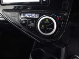 モーターで駆動する電動インバーターコンプレッサーの採用により、エンジン停止時でもエアコンを効かせることが可能です。花粉をブロックするクリーンエアフィルター付です。