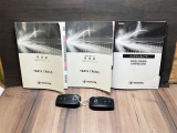 取扱い説明書もしっかり付いてます。中古車ですので、意外とない車も多いんですよ。