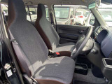 運転席シート廻りは使用感も少なく、良好な状態となっています。前オーナー様が丁寧に使っていたことがよくわかりますね。