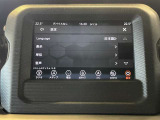 直感的な操作が可能なタッチパネル式インフォテインメントシステム。スマホを繋ぐだけでいつものナビアプリや音楽をそのまま車内で楽しめます。