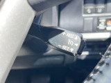 【クルーズコントロール】高速道路もラクラク走行。アクセルを離しても一定速度で走行ができ、長距離運転時の負担を軽減!加速・減速も簡単なスイッチ操作で調整できます。