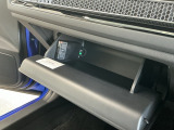 【グローブボックス】収納スペースが沢山あるので車内が散らからずに助かります。ちょっとした物を入れるのにいいですね♪