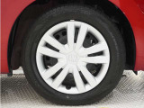 ◆純正ホイール装着車◆シンプルなデザインのホイールキャップ付きです。